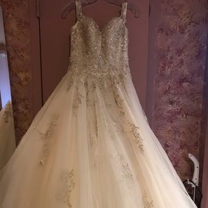 Wedding dress